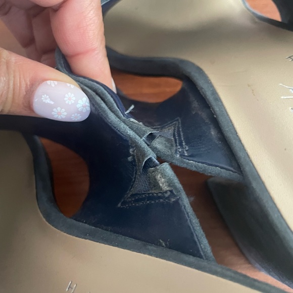 Lord and Taylor 424 Shoes Studded Cross Blue Suede Sandals Size 10 - Picture 2 of 8